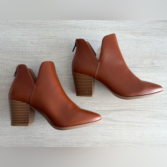 Sun + Stone Women's Cognac Elizaa Notched Pointed Toe Dress Booties Size 7W - Picture 9 of 11